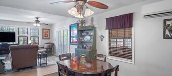 Island Cottage - Budget-friendly, cozy and charming cottage!