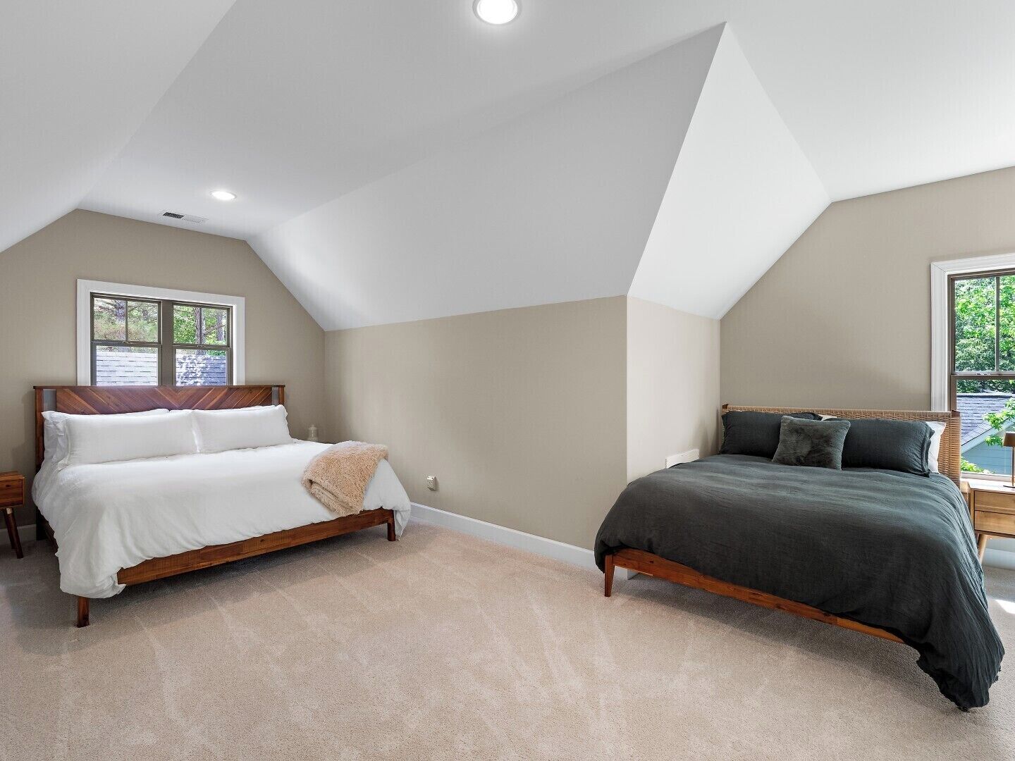 7 bedrooms, free WiFi, bed sheets