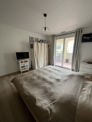 Room - Vrbo Property (Cavalaire-sur-Mer)