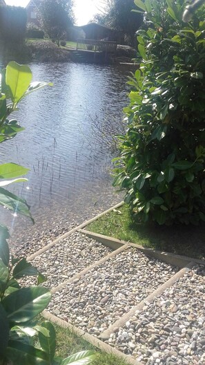 Property grounds - Cozy vacation home right on the lake near Winterswijk (Borken)