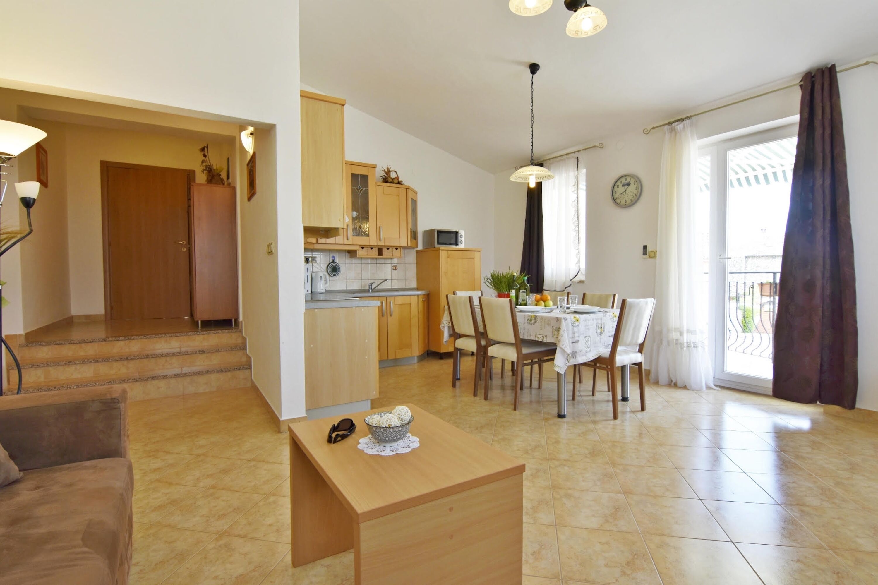 Apartment, 2 Bedrooms, Balcony | Dining room