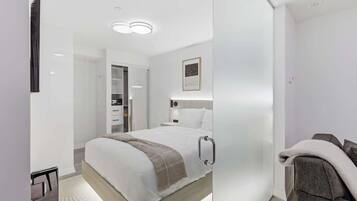 1 bedroom, desk, iron/ironing board, WiFi