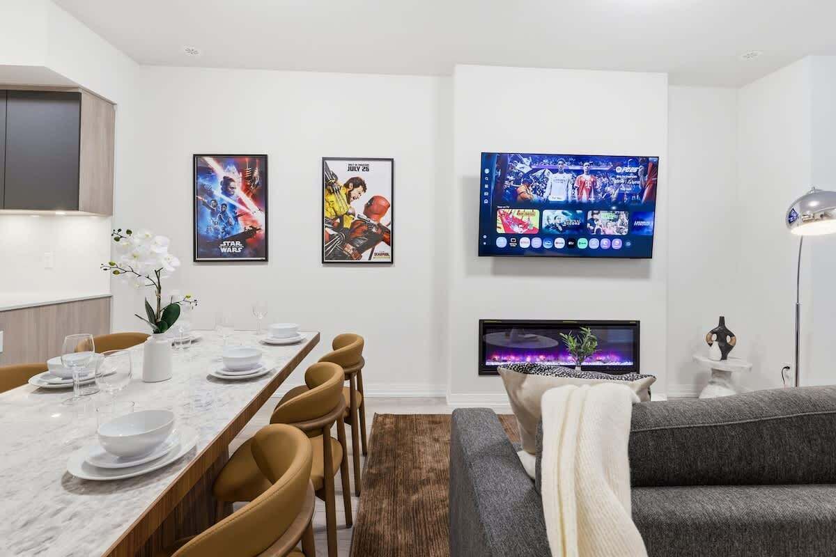 Boutique 3br Townhouse  Sleeps 7  Free Parking - Mississauga