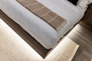 3 habitaciones, escritorio, tabla de planchar con plancha y wifi 