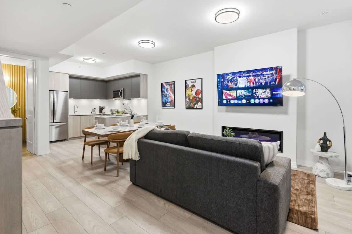 TV, fireplace, offices