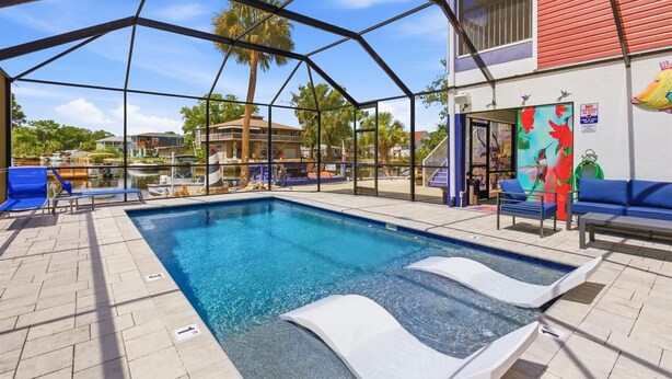 Pool - WATERFRONT at Weeki Wachee w/heated swimming pool, docks, Kayaks & elevator (Spring Hill)