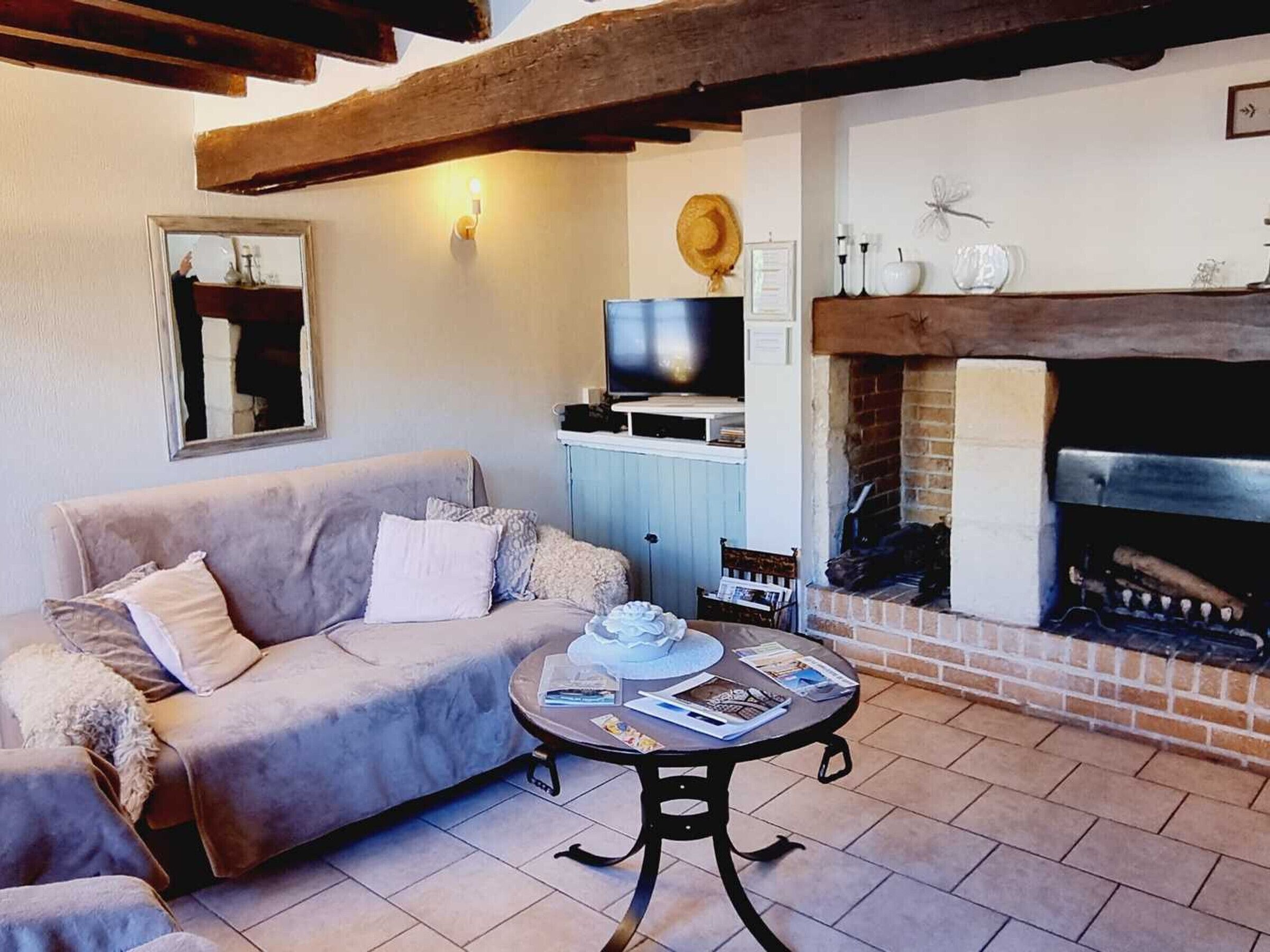 Télévision, cheminée