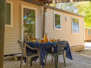 Outdoor dining - Cozy mobile home with AC - 6 guests (Vic-la-Gardiole)