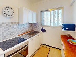 Fridge, microwave - Pleasant apartment sea view - 4 guests (Menton)