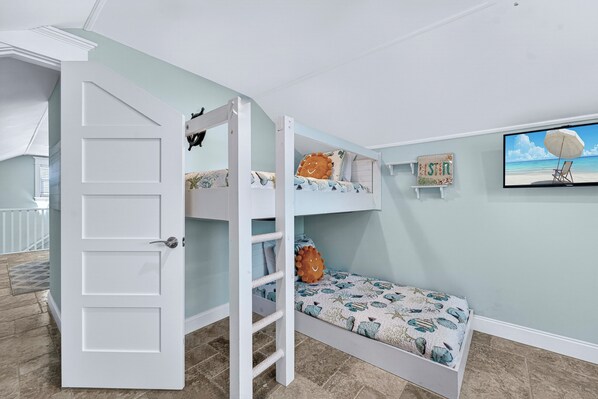 Iron/ironing board, travel cot, free WiFi, bed sheets