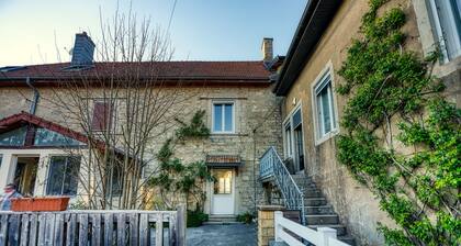 Semi-detached house 100m2 in village center
