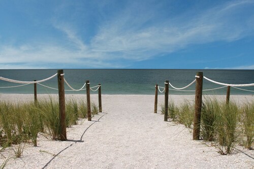 1666 Lands End Captiva