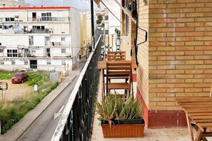 Outdoor dining - Vrbo Property (Mairena del Aljarafe)