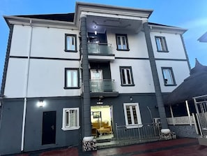 Exterior - Mountaintop Hotel (Lagos)