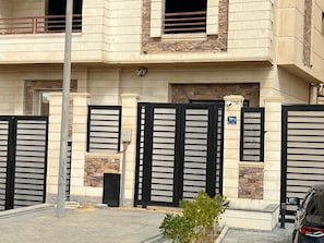 Exterior detail - Aman Studio 4 – Stylish & Quiet (Cairo Governorate)
