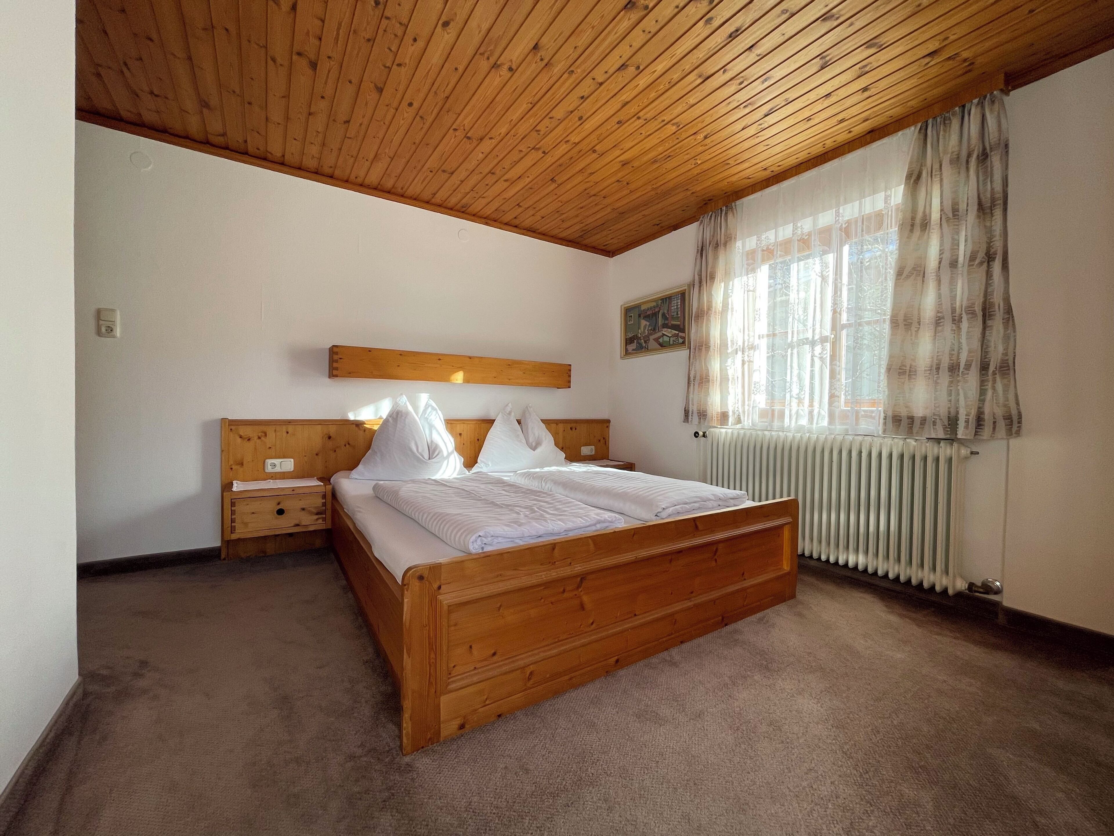1 chambre, lit parapluie, Wi-Fi gratuit, draps fournis