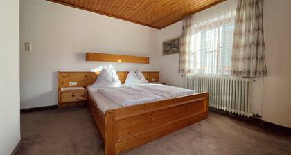 Zimmer Tobias – Komfort-Zimmer mit Bergblick, Julius Appartements Wagrain