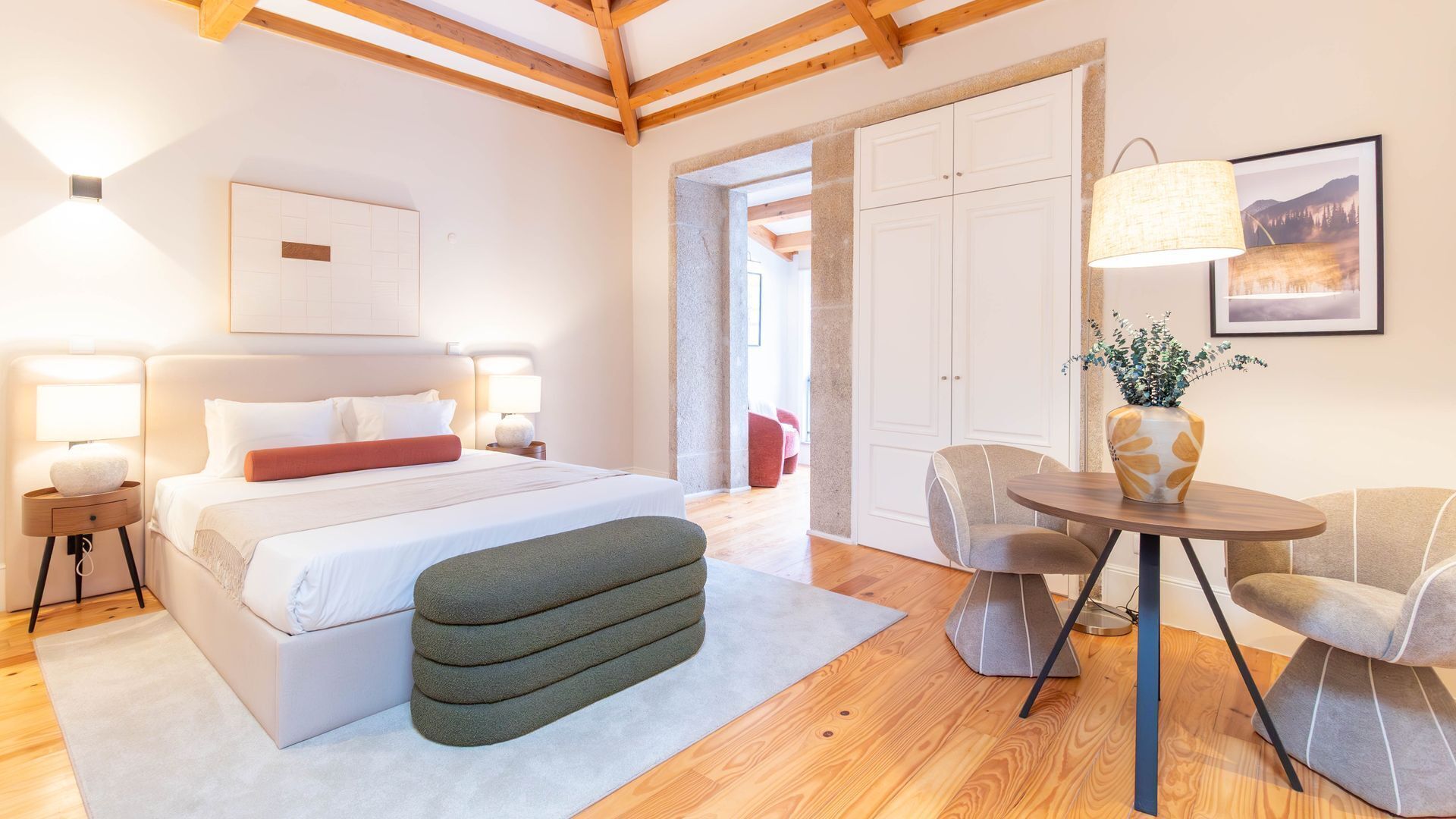Iron/ironing board, free WiFi, bed sheets