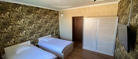 Twin Room, Multiple Beds, Garden View