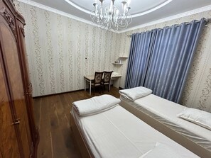In-room safe, soundproofing, iron/ironing board, free WiFi - Yurta Guest House (Nukus)