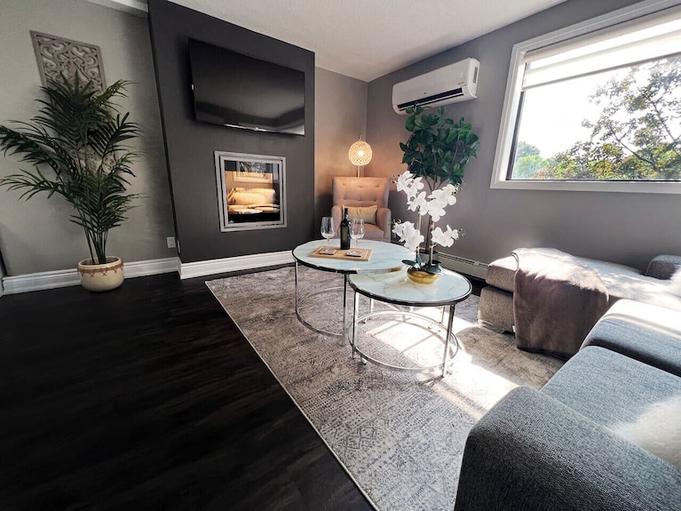 New Elegant City Living 1 Br - London