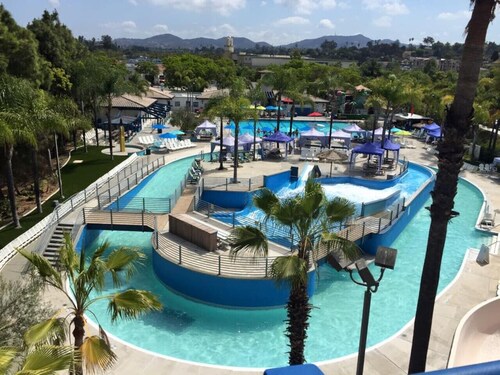 Modern Stay | Legoland, Beaches & Coastal Eats!