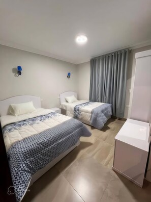 2 bedrooms, iron/ironing board, WiFi, bed sheets - AIr-conditioned tWo-bedroom apartment near pyramids (Pyramids Gardens)
