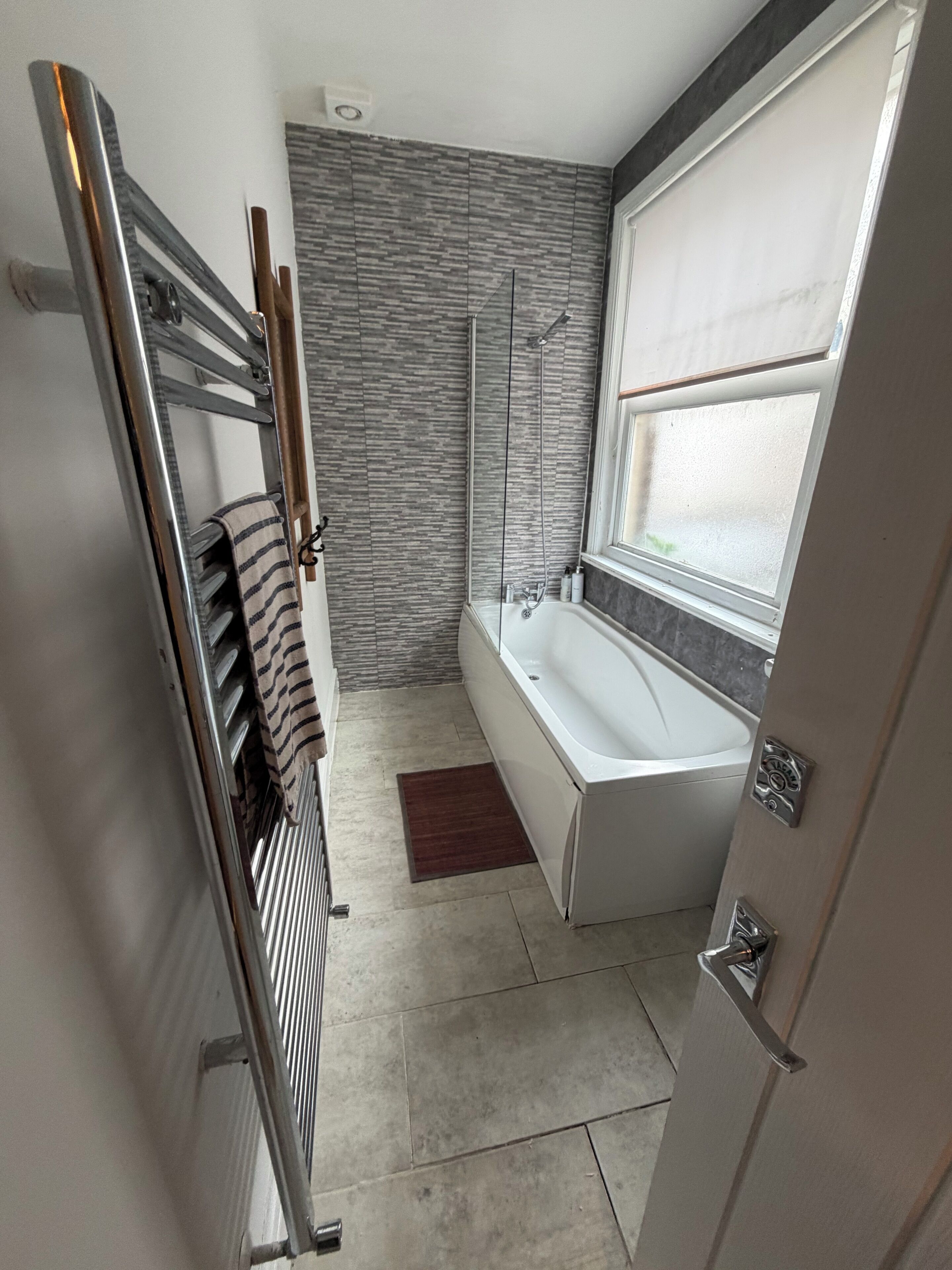 Een douche, shampoo