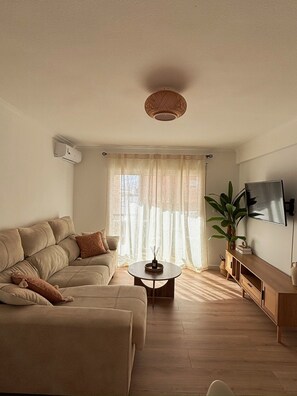 Smart TV - Boho House · Beach 1 min · Full Refurbished Apt (Roquetas de Mar)