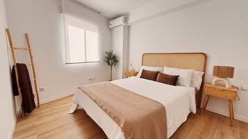 Iron/ironing board, free WiFi, bed sheets