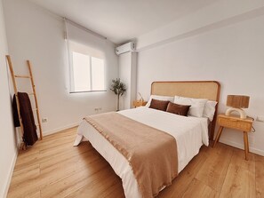 Iron/ironing board, free WiFi, bed sheets - Boho House · Beach 1 min · Full Refurbished Apt (Roquetas de Mar)