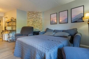 Cortinas blackout, tabla de planchar con plancha y wifi gratis 