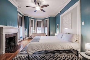 2 bedrooms, iron/ironing board, WiFi (free), bed sheets - Experience Portland’s charm in this beautifully restored 2-bed, 1.5-bath Victorian apartment! Located downtown, enjoy modern comforts, historic elegance, a private backyard, AC, and 1 free parking spot. Perfect for your Maine getaway! 🦞 (Portland)