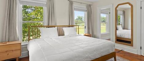 WiFi, bed sheets