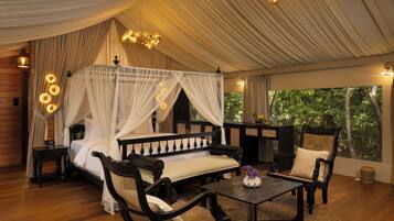 Deluxe Suite, Pool View | Premium bedding, free WiFi, bed sheets