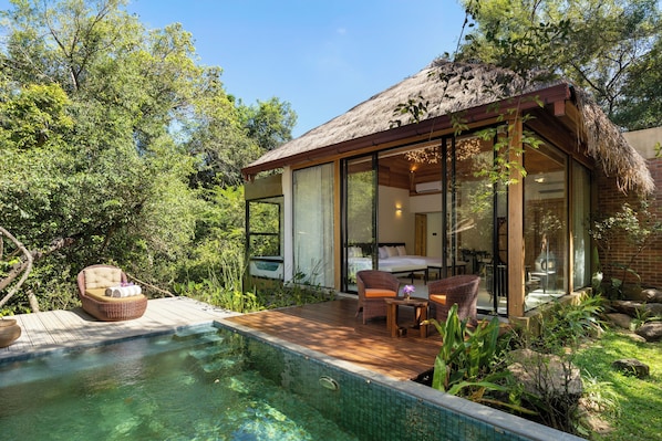 Villa Deluxe | Alberca | 2 albercas al aire libre