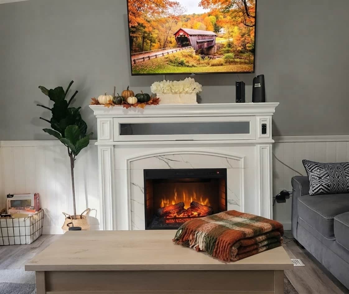 Smart TV, fireplace