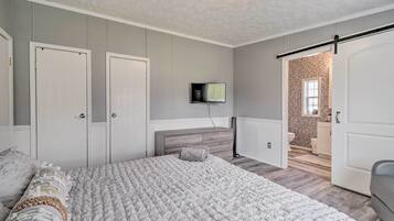 3 bedrooms, travel crib, WiFi, bed sheets
