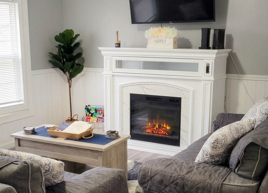 Smart TV, fireplace