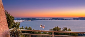 Rarissime Studio with sea view & 17 m swimming pool | Absolute peace and quiet | 10 min from the beach