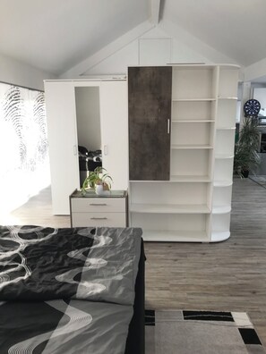 Iron/ironing board, Internet, bed sheets - Vrbo Property (Balingen)