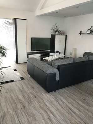 Living area - Vrbo Property (Balingen)
