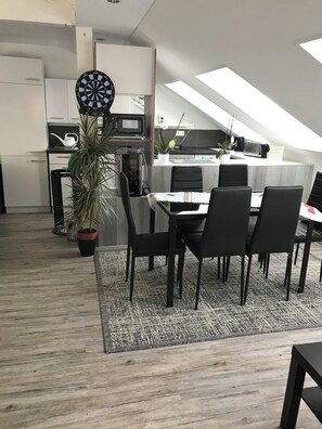 Dining - Vrbo Property (Balingen)