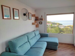Living area - Eugenie's lighthouse (Llançà)
