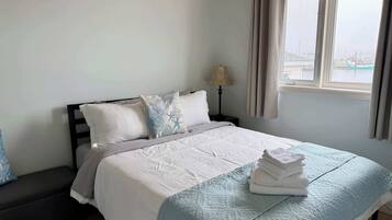 WiFi, bed sheets