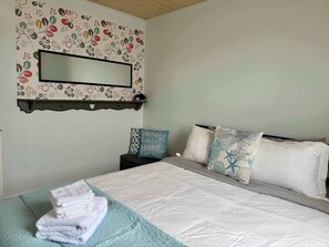 WiFi, bed sheets