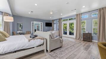 7 bedrooms, iron/ironing board, WiFi, bed sheets