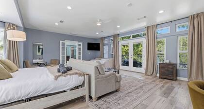 Relaxing Getaway with Private Hot Tub 7 Br 4 bath