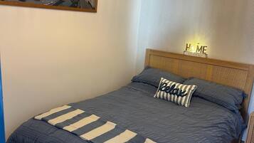 WiFi, bed sheets