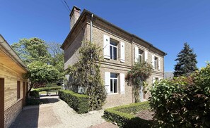 Exterior - Vrbo Property (Huchenneville)